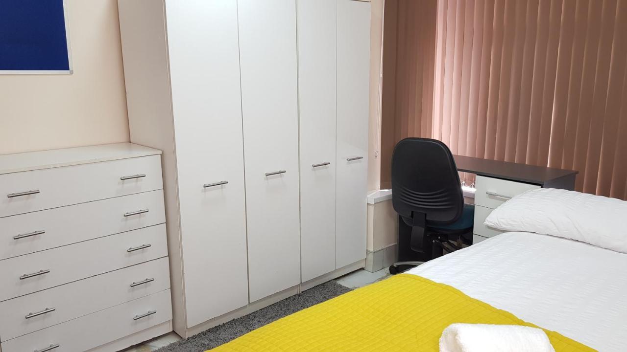 Double Ensuite Rooms Near City Centre Бирмингам Екстериор снимка