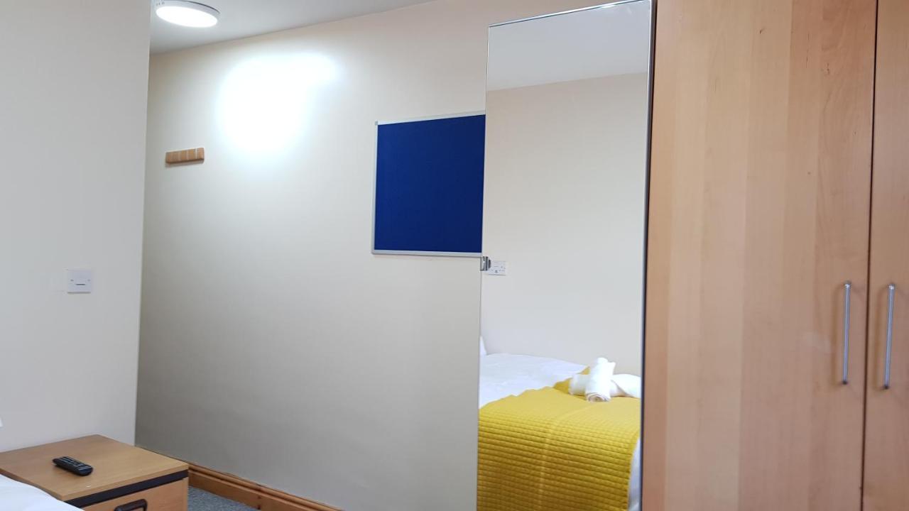 Double Ensuite Rooms Near City Centre Бирмингам Екстериор снимка