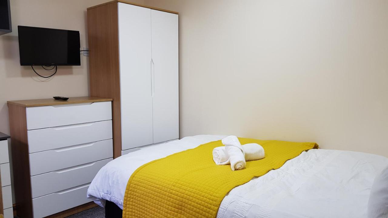 Double Ensuite Rooms Near City Centre Бирмингам Екстериор снимка
