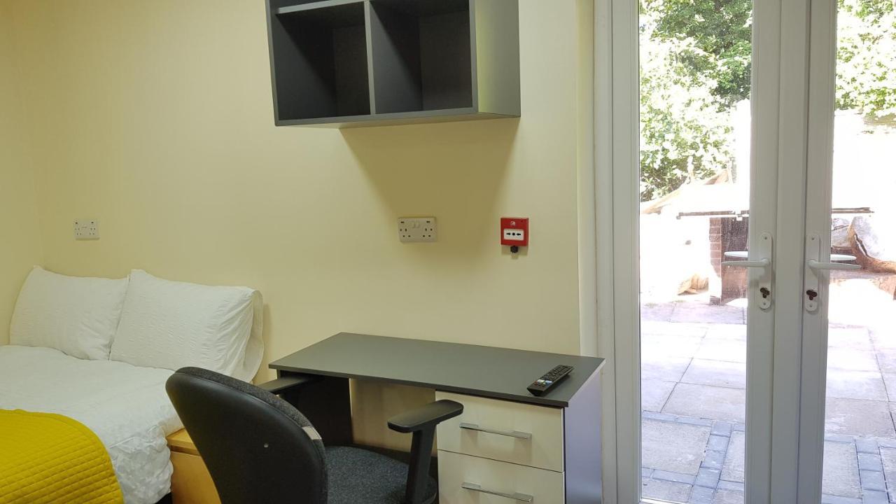 Double Ensuite Rooms Near City Centre Бирмингам Екстериор снимка
