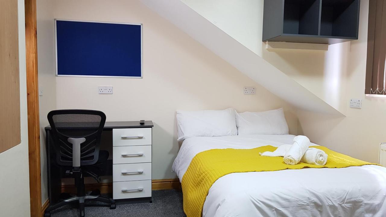 Double Ensuite Rooms Near City Centre Бирмингам Екстериор снимка