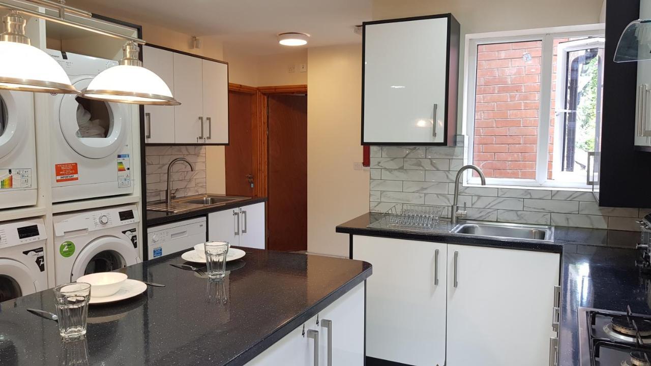Double Ensuite Rooms Near City Centre Бирмингам Екстериор снимка