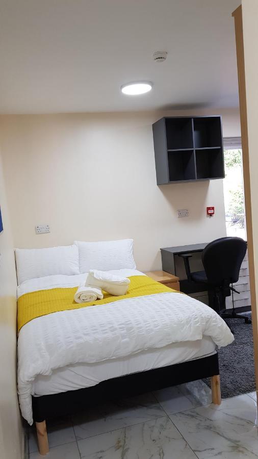 Double Ensuite Rooms Near City Centre Бирмингам Екстериор снимка